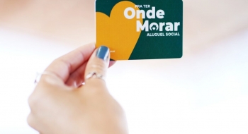 Governo entrega e troca cartões do Mães de Goiás e Dignidade em Goiânia 